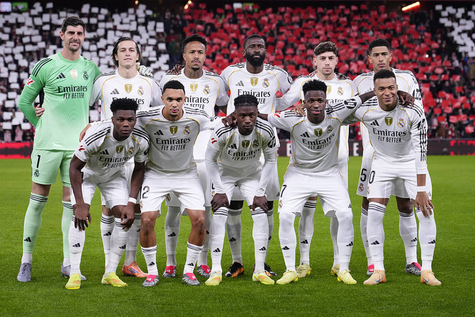 皇马3-0打脸阿隆索！球迷：早该用安切洛蒂的战术，何必浪费三场？